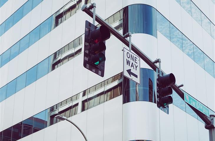 solar powered traffic lights