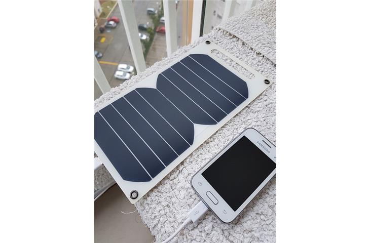 how to charge solar lights