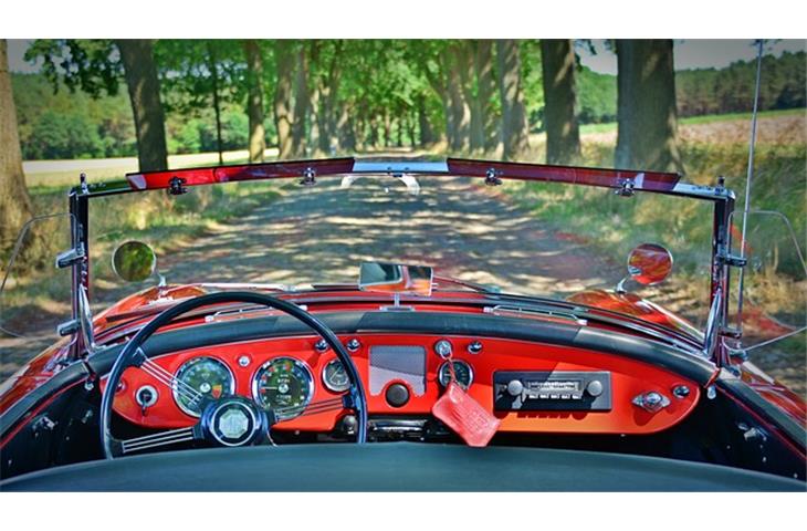 solid red circle light on dashboard jeep