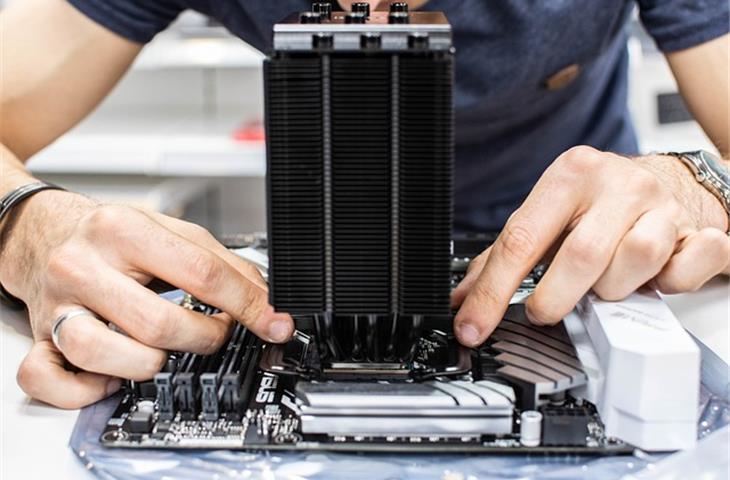 solid orange light on motherboard