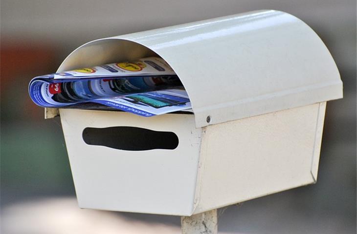 solar light on mailbox