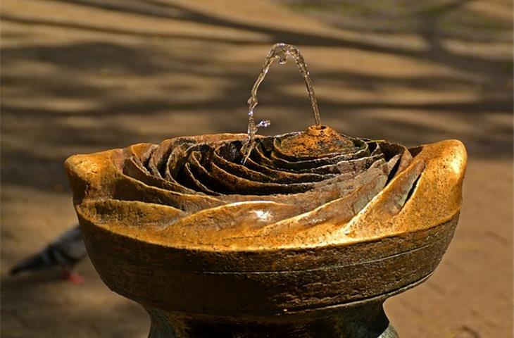 solar pond fountain with lights