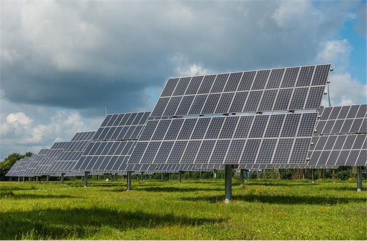 solar powered flagpole light