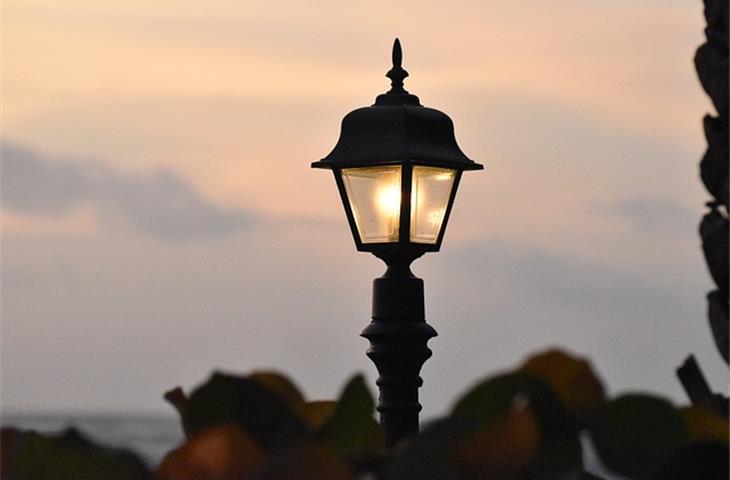 solar powered lamp post top