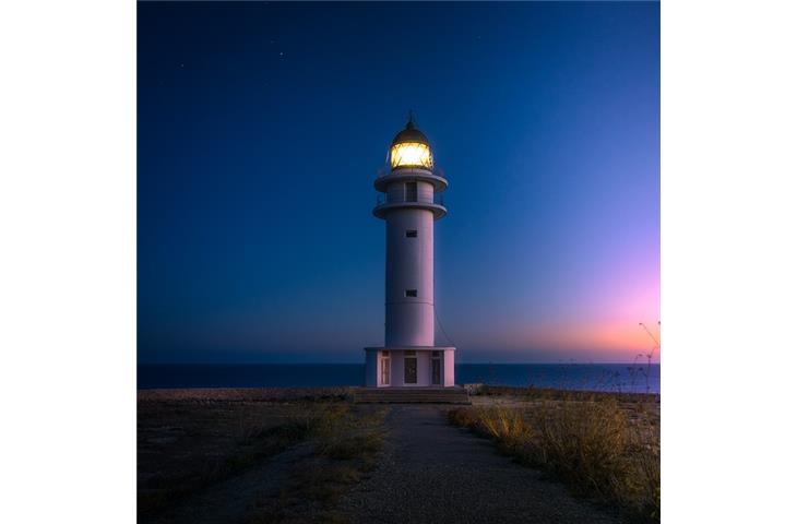 rotating solar light for lighthouse